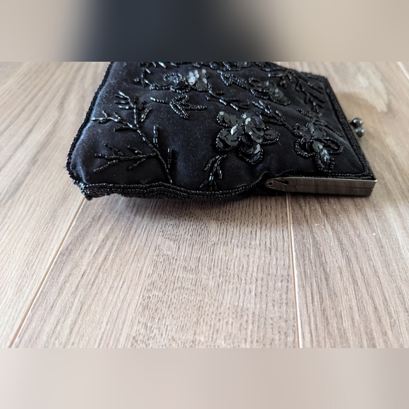 Beaded floral black handbag - Picture 5 of 13